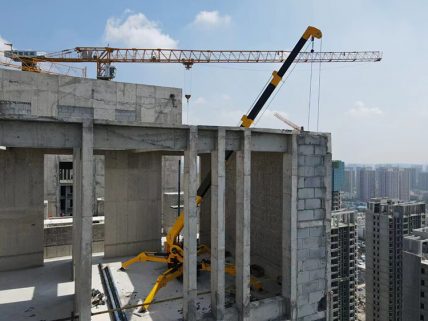 High-altitude-operation-of-mini-spider-crane