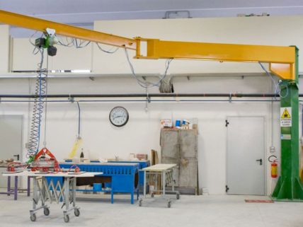 articulating-jib-crane-manufacturer